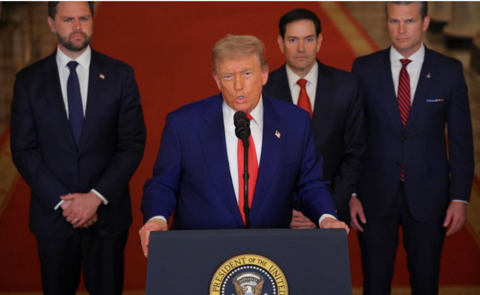 Trump y su gabinete de guerra