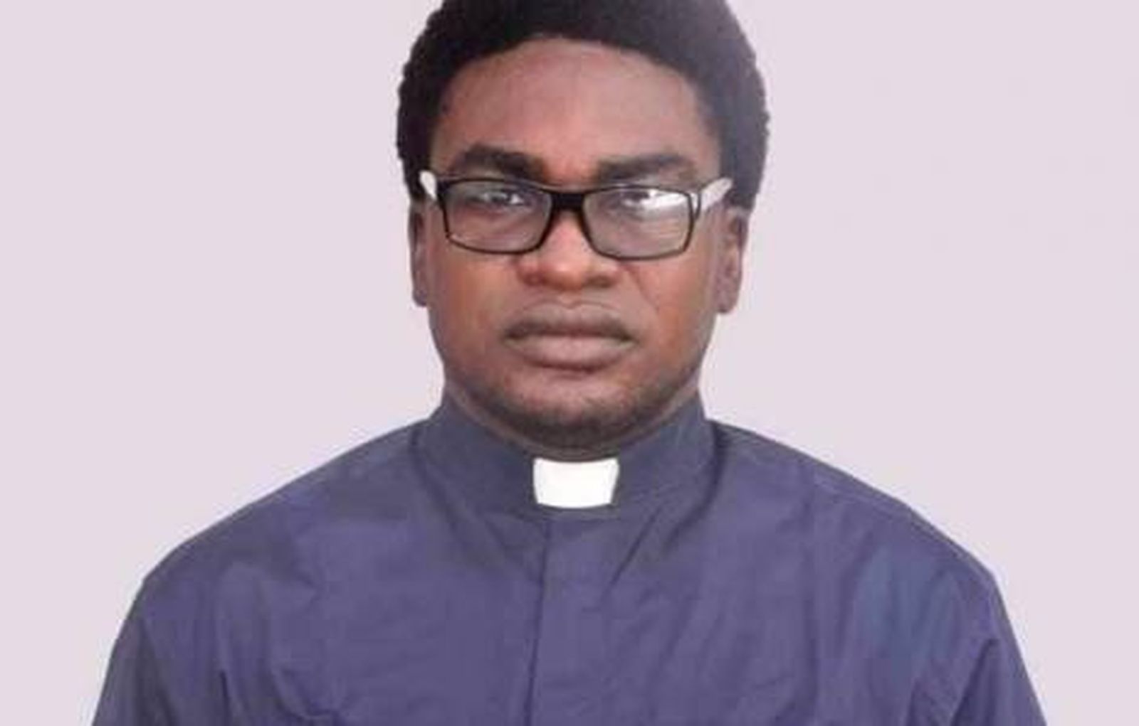 Uno de los sacerdotes secuestrados