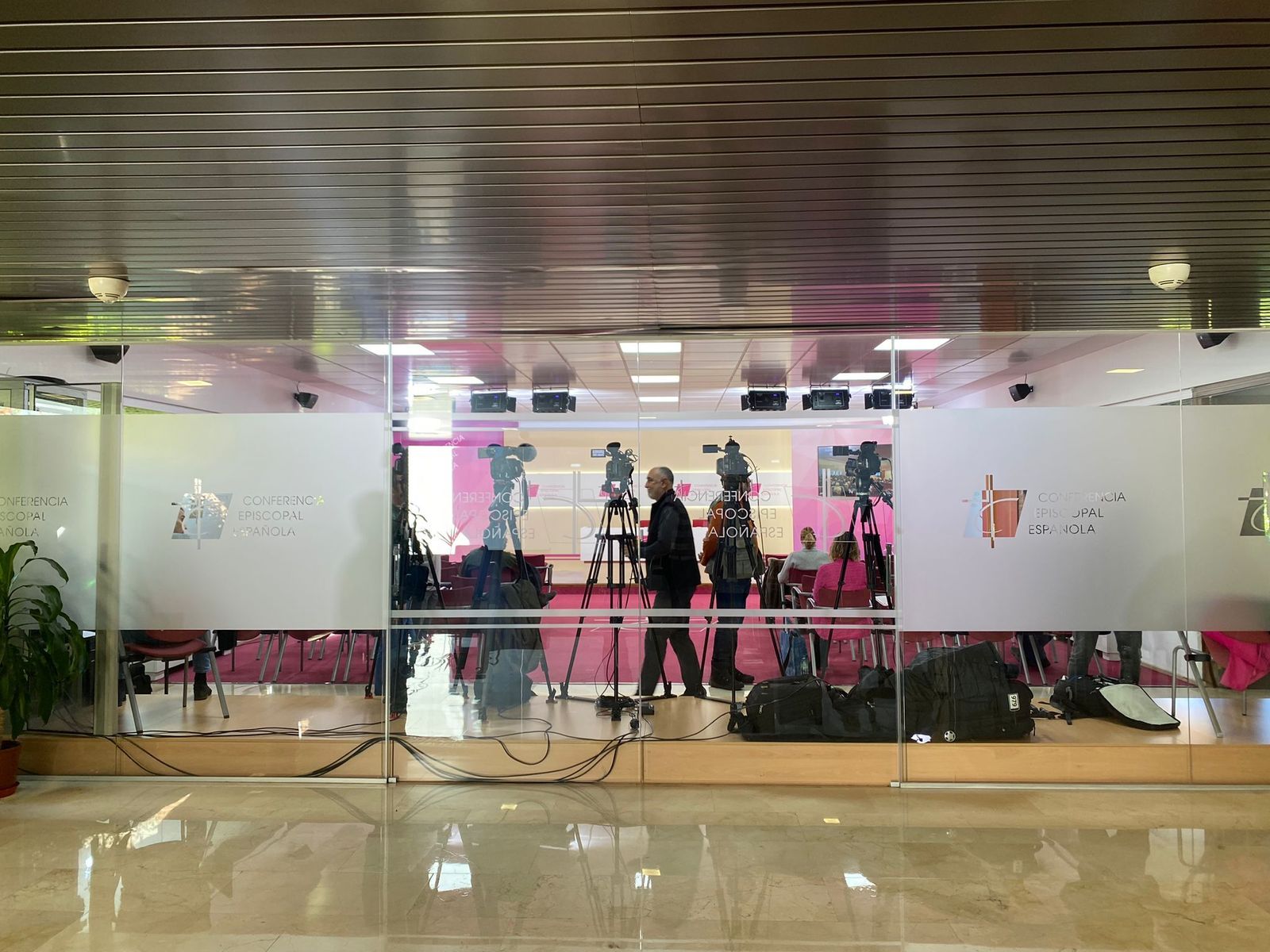 La Iglesia escribe una carta sobre los abusos al pueblo de Dios