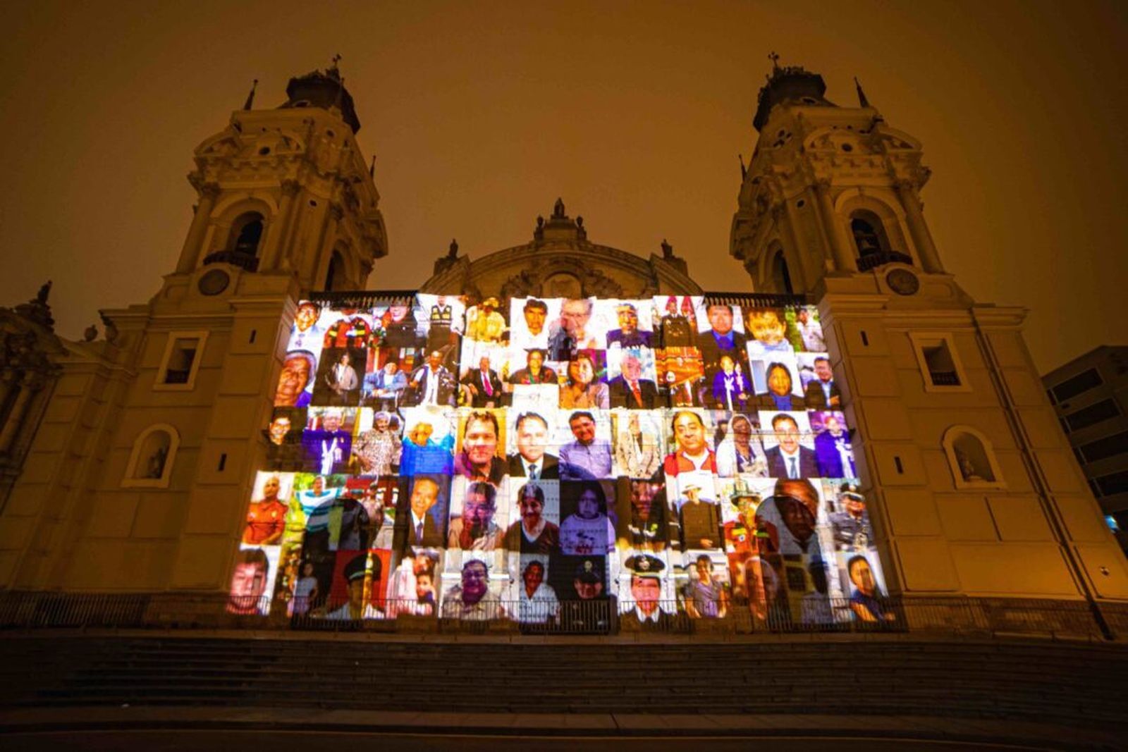 Así fue la histórica Misa en Plaza Mayor de Lima por los difuntos de Covid-19