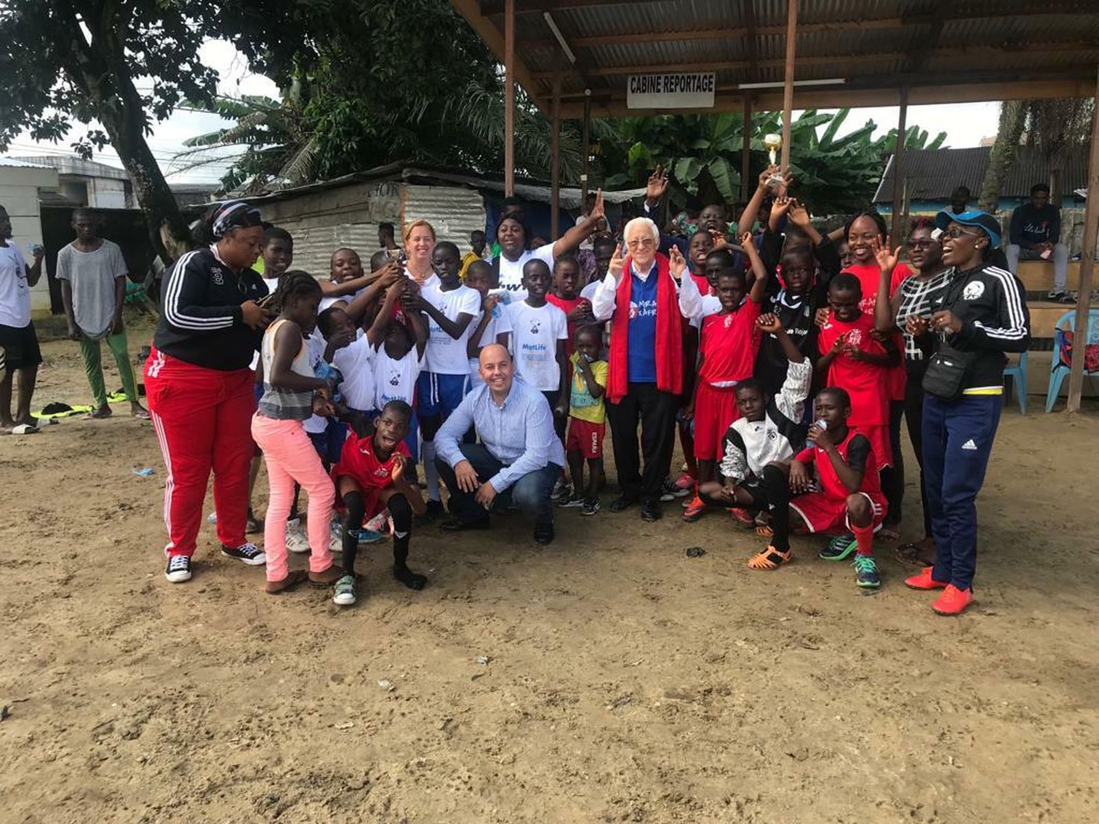 Jóvenes Bororo, con Mensajeros de la Paz