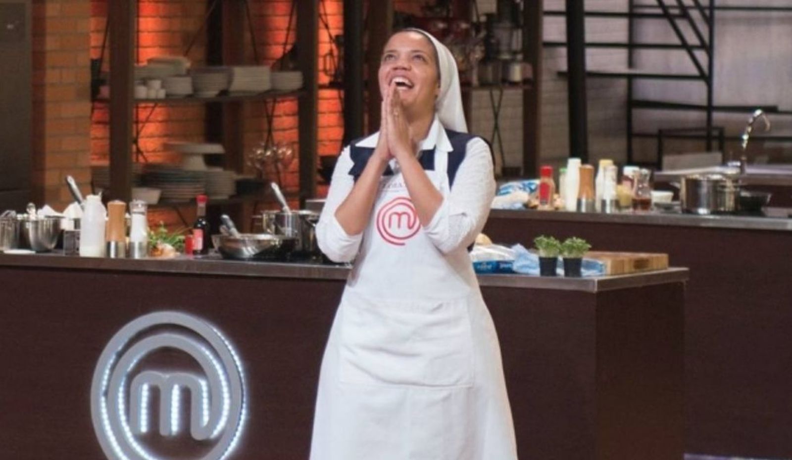 Lorayne C. Tinti, monja concursante en Master Chef Brasil