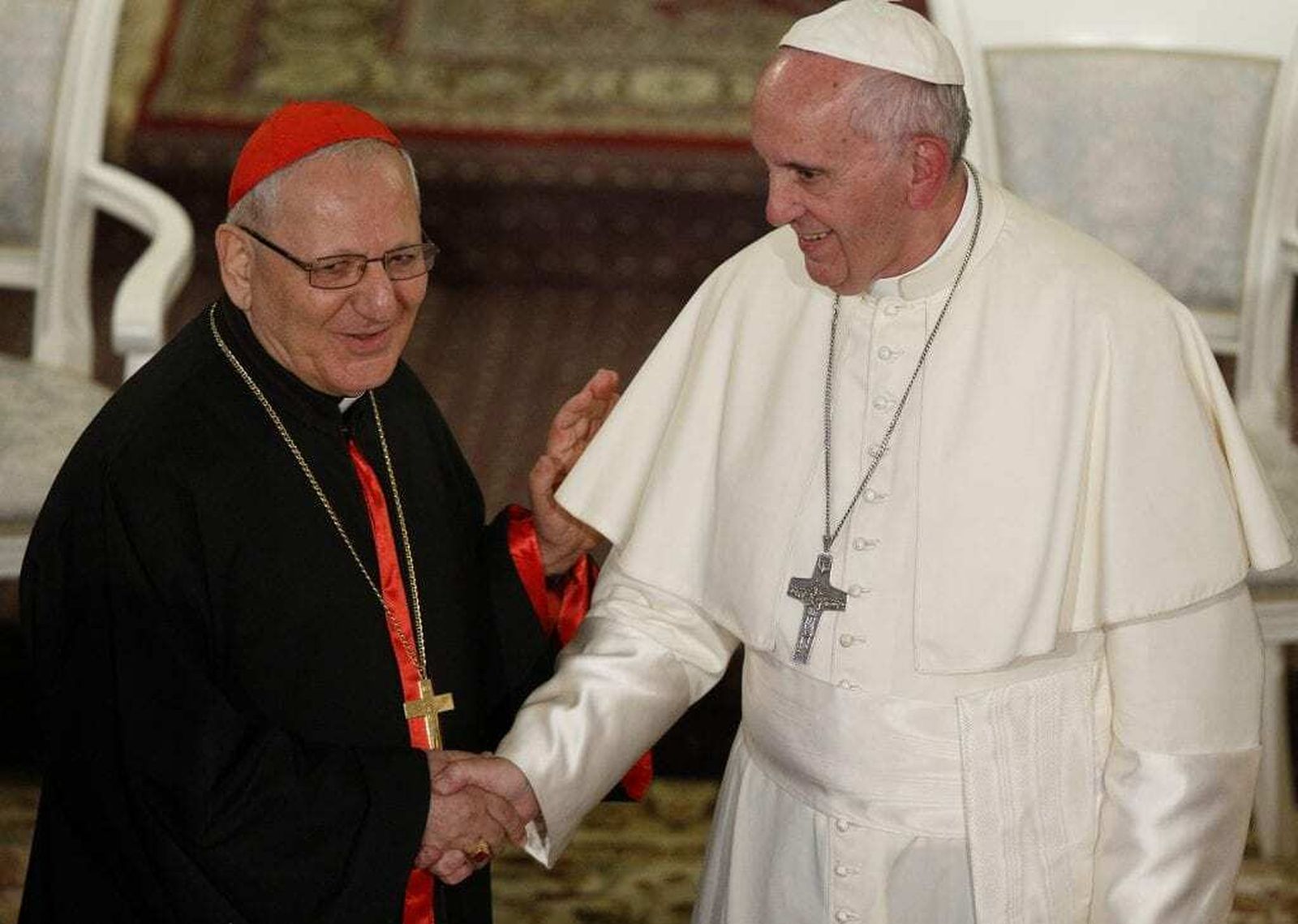 El patriarca caldeo, Louis Raphael Sako, con el Papa Francisco