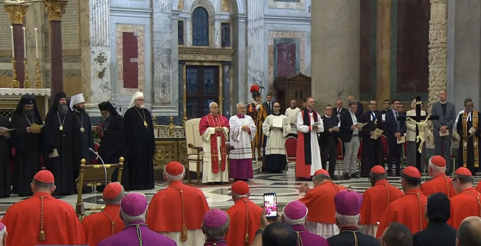 El Papa y los líderes de otras confesiones cristianas, en la vigilia