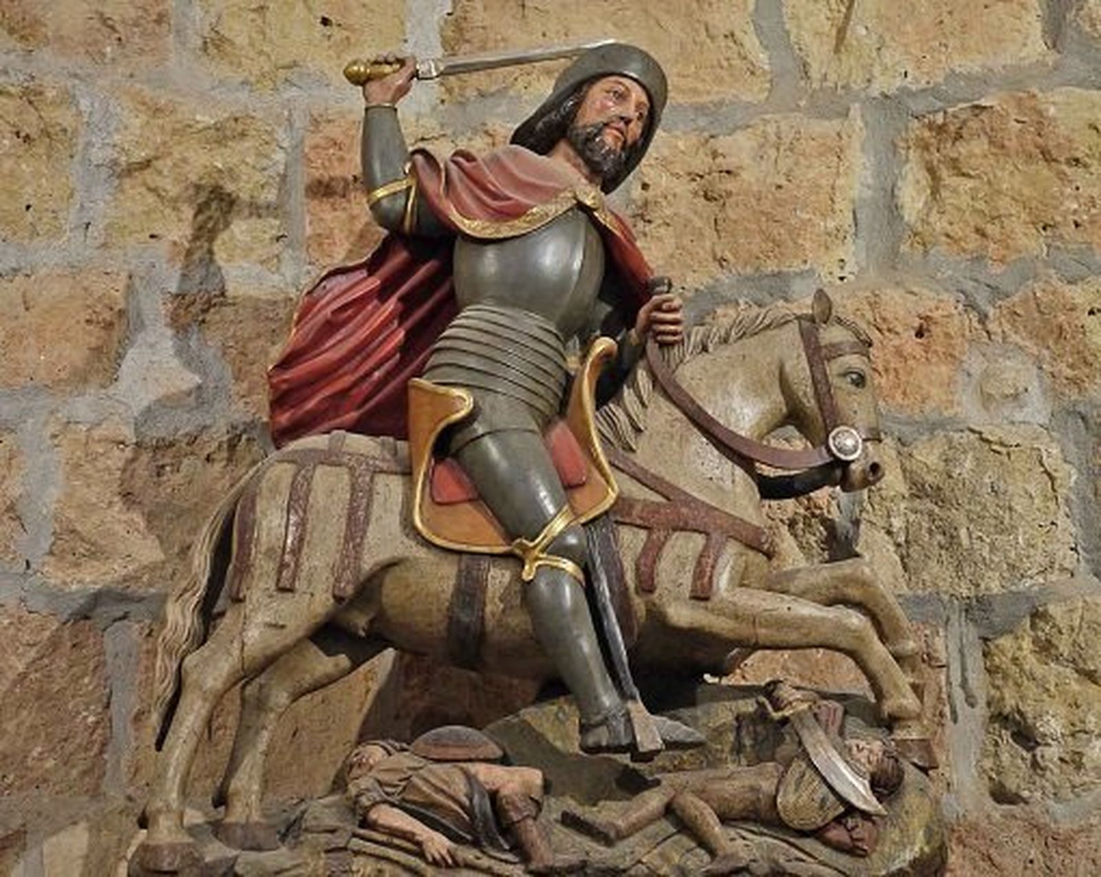 Santiago, y cierra España