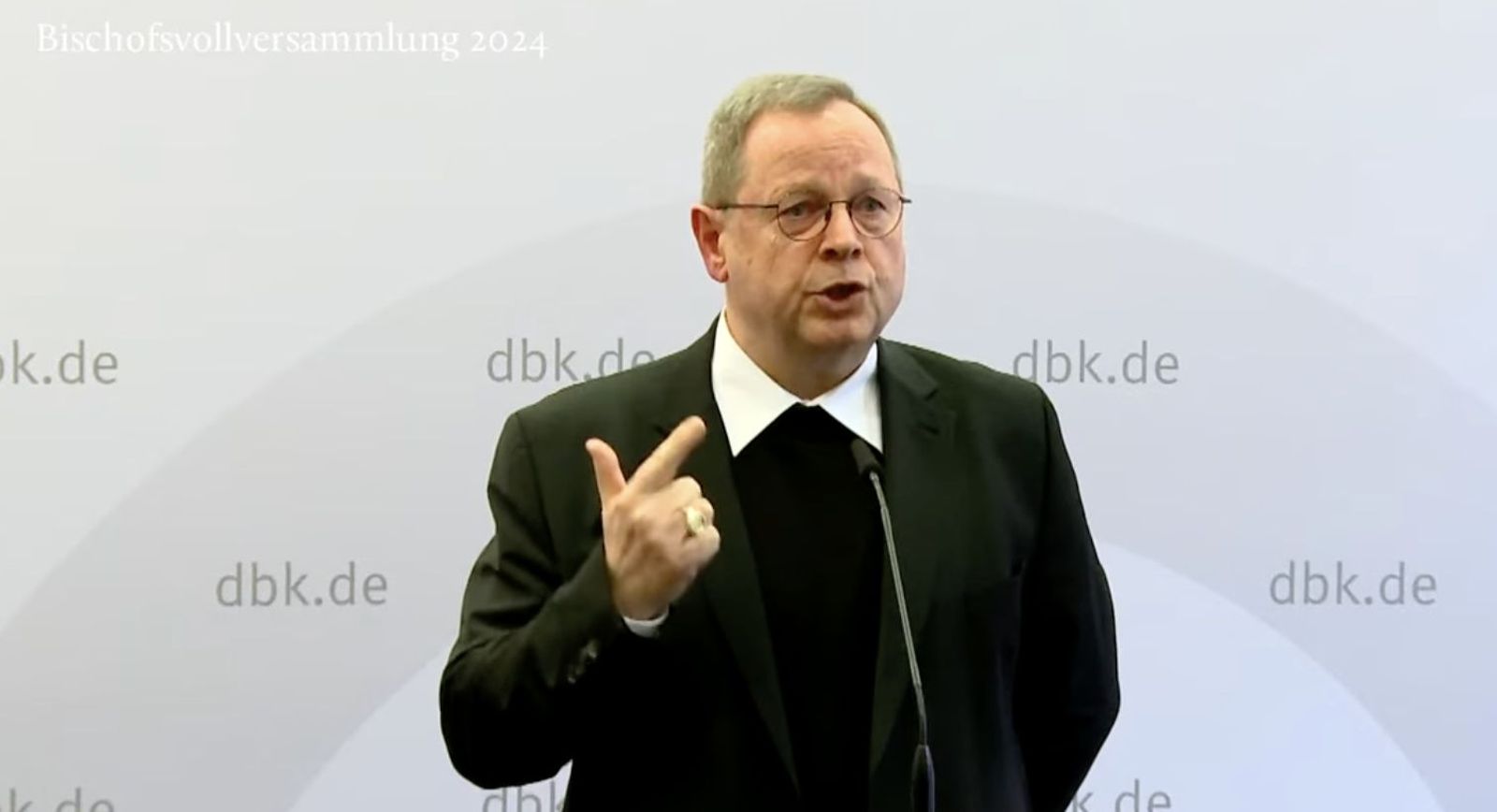 Batzing da explicaciones