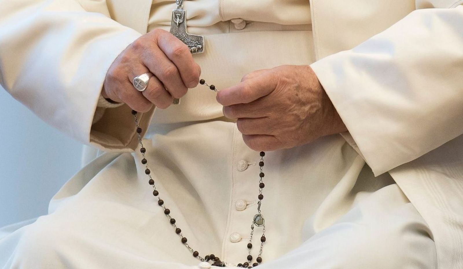 El Papa reza el rosario