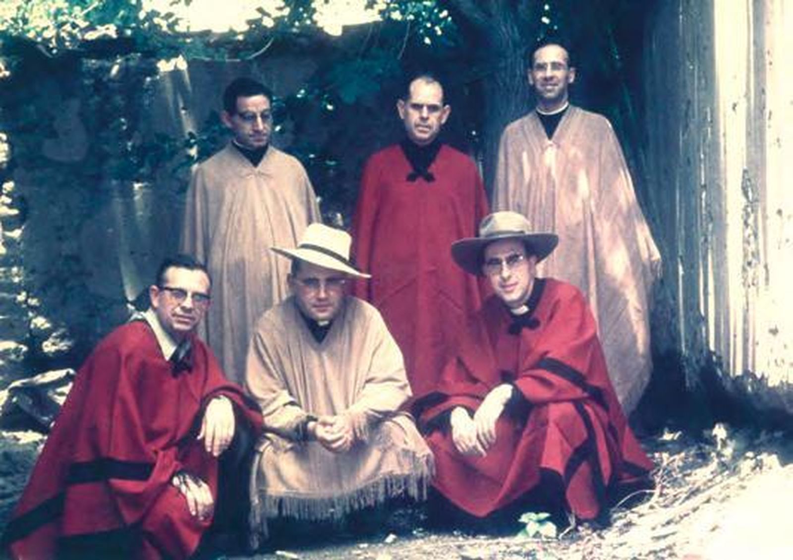 Gerardo Ureta, abajo, primero a la izquierda