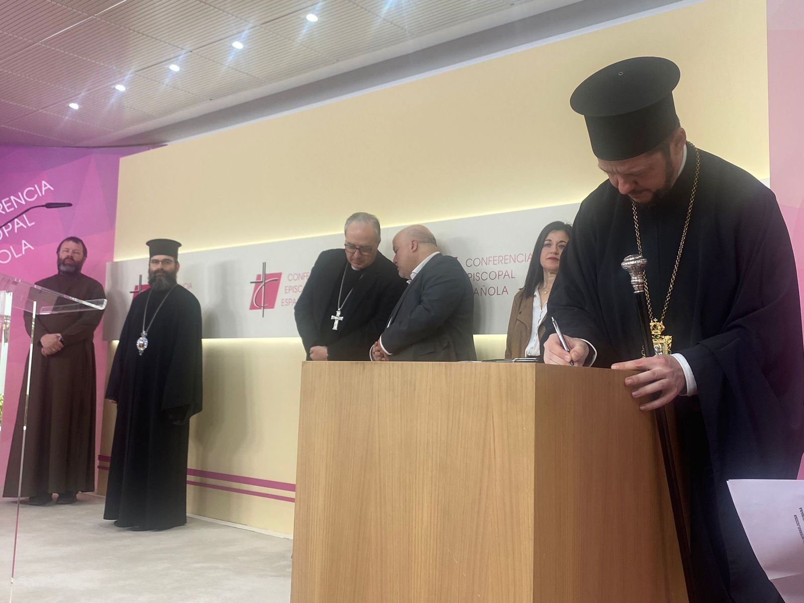 Firma de la declaración en la sede de la CEE