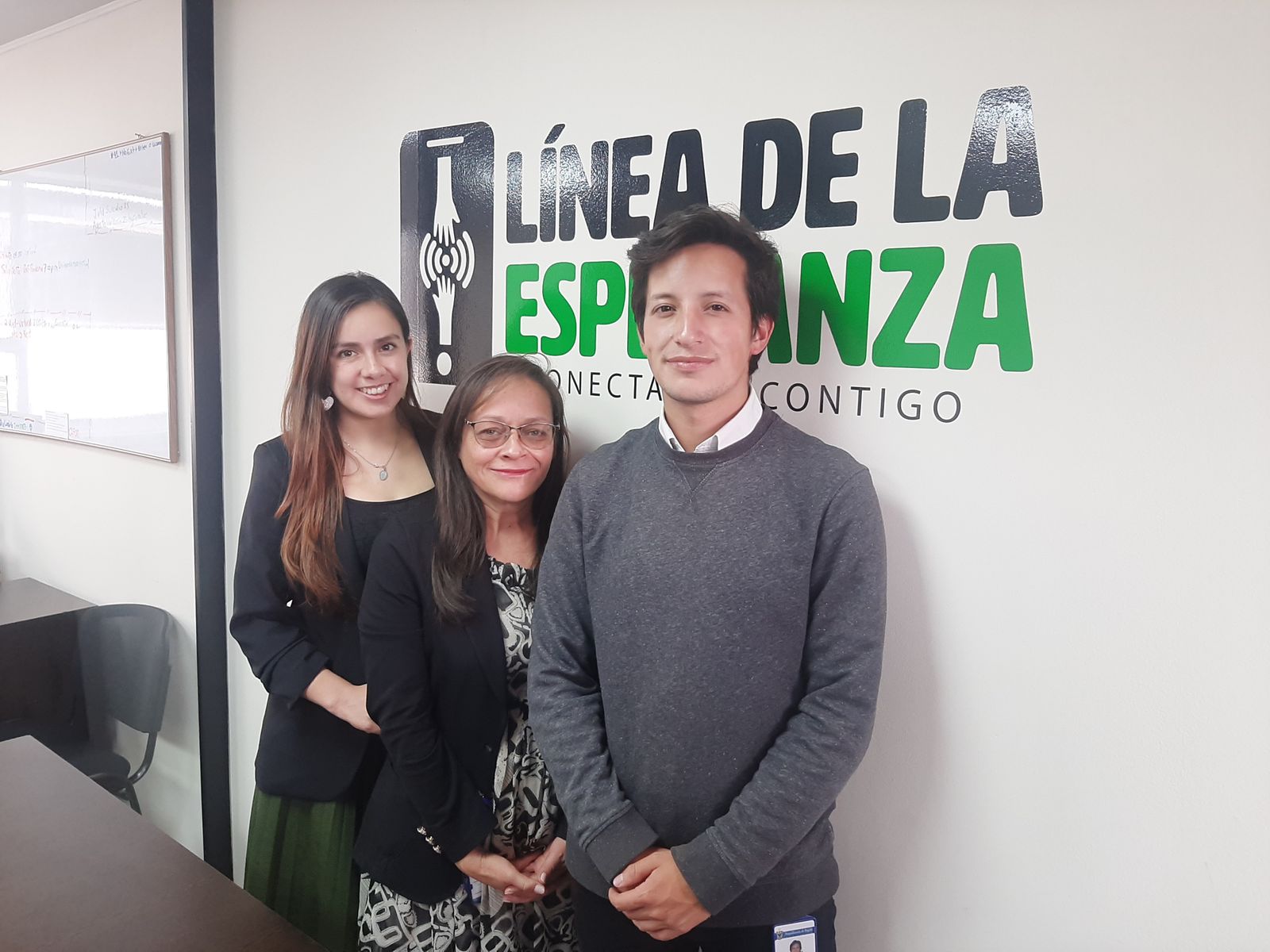 Yury, Claudia y Nicolás, profesionales al servicio de la Línea de la esperanza