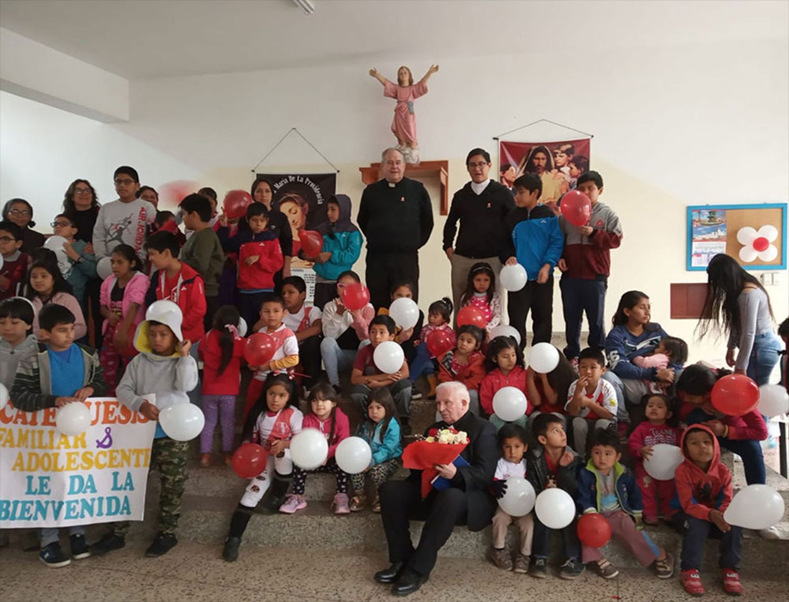 El cardenal Cañizares en la capilla de Santa Rosa
