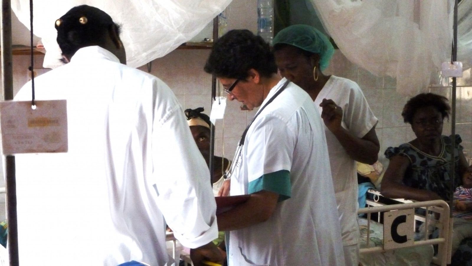 Cristina Antolín,  médica y misionera en África