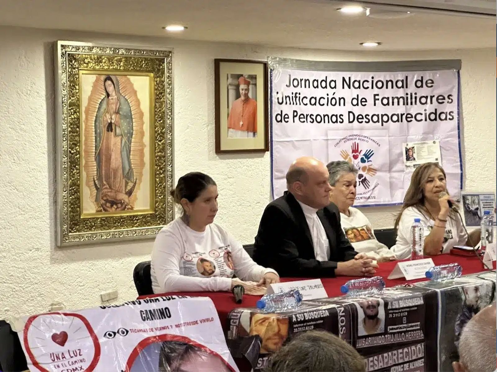 Monseñor Acero, en la rueda de prensa con las madres buscadoras