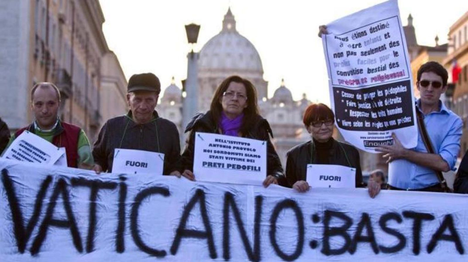 1-buena-protesta-vaticano
