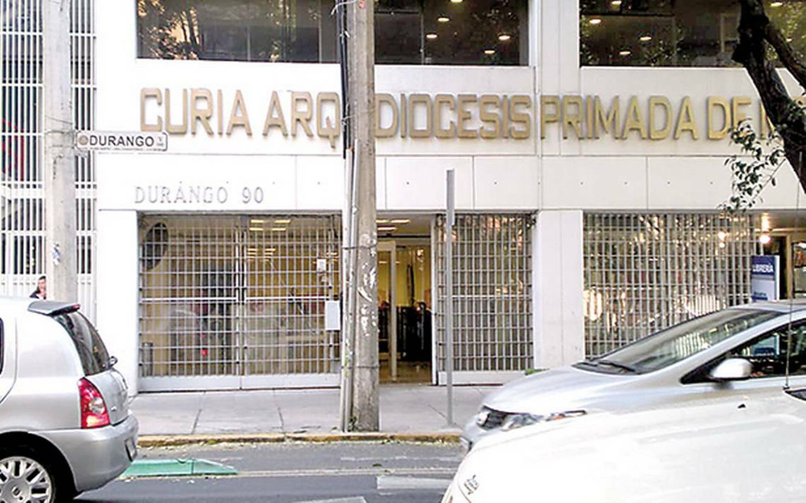 Enojo de sacerdotes doblega a la Arquidiócesis de México