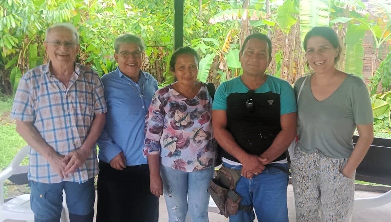 La señora Amparo (en el centro)