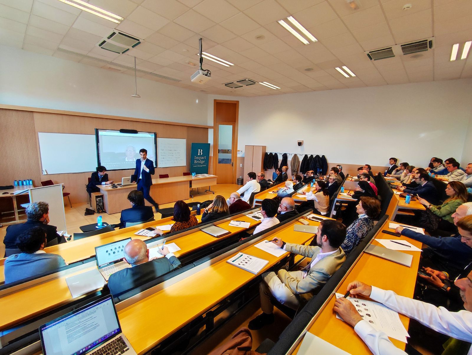 Arturo Benito, CEO de Impact Bridge, durante su intervención