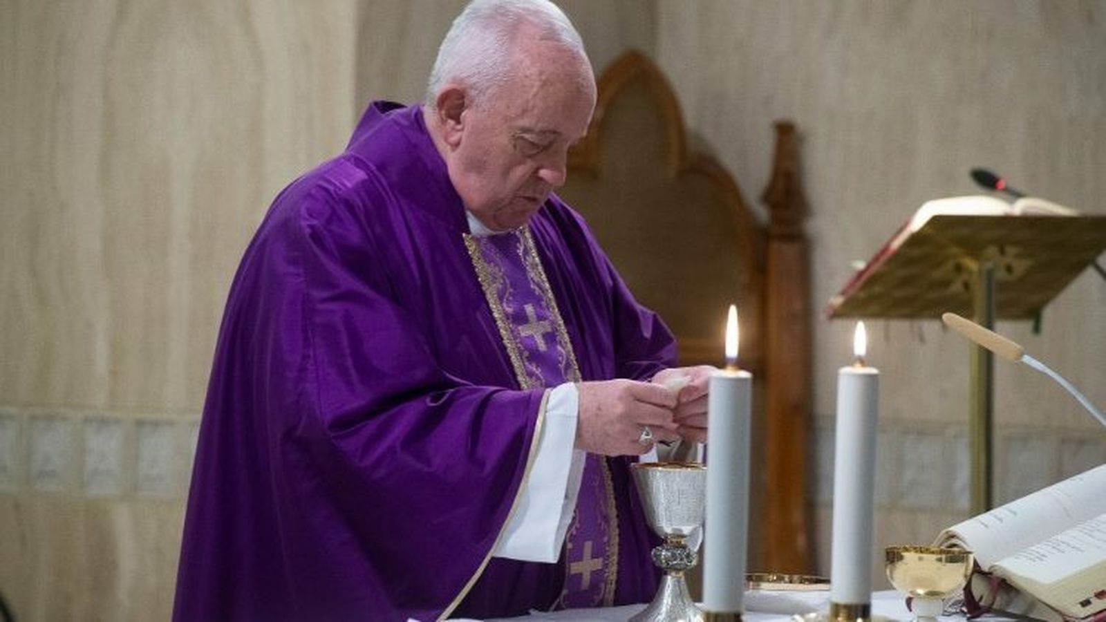El Papa celebró misa en Santa Marta, pero decide posponer las audiencias oficiales de hoy