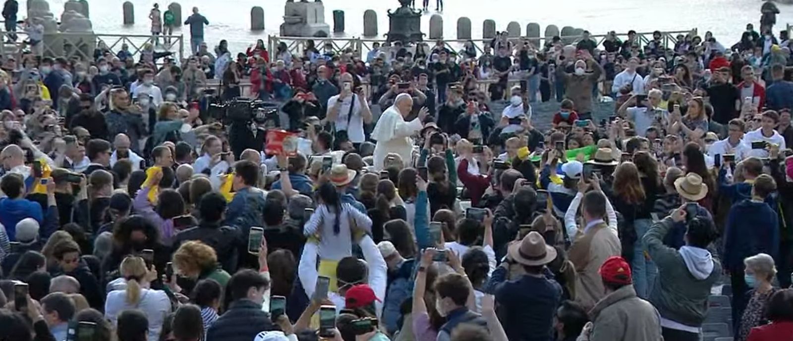 Papamóvil en San Pedro