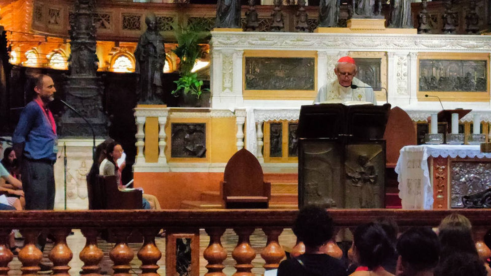 Cardenal Zuppi. Vigilia por la paz en Padua