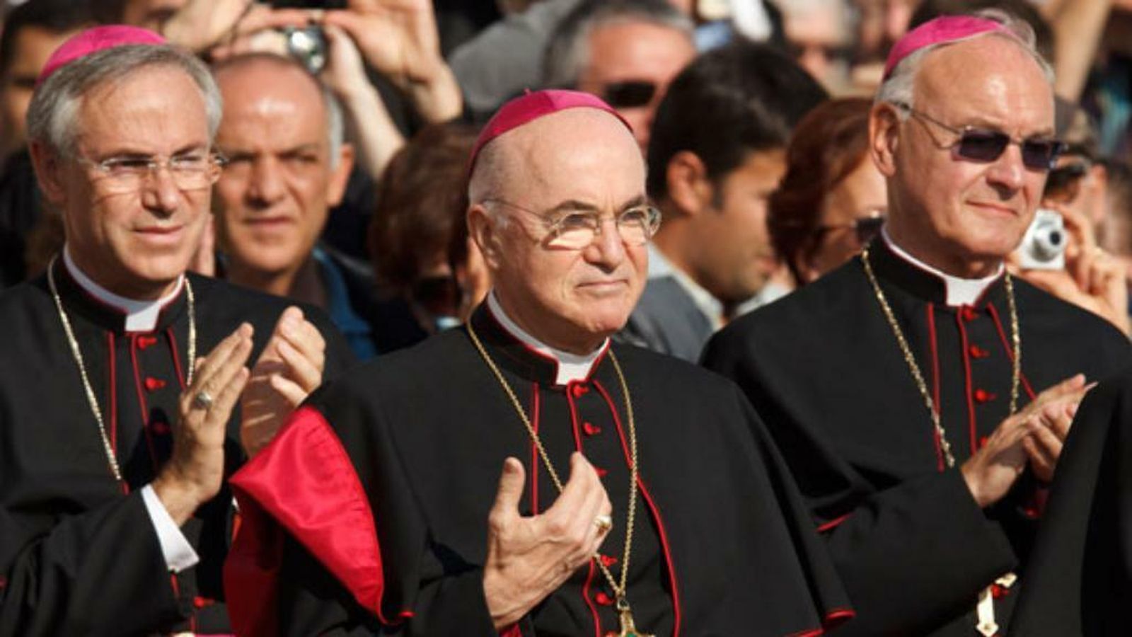 El ex nuncio Viganò