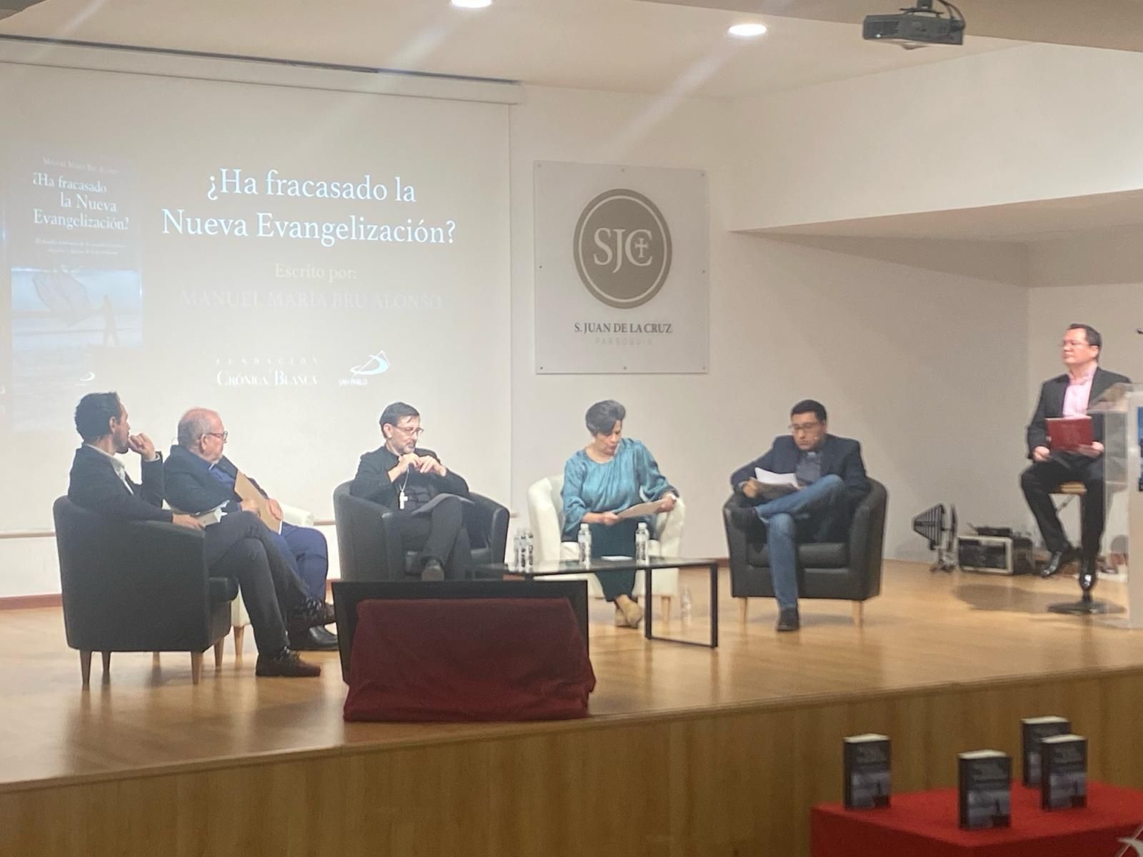 Un momento de la presentación del libro