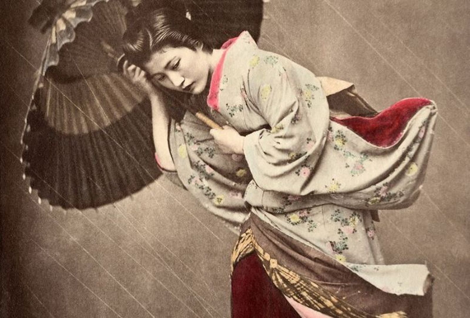 'Mujer entre la lluvia', Raimund Von Stillfried, hacia 1870