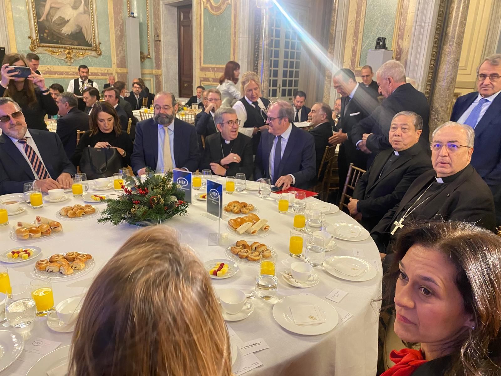 Argüello, Gabilondo, el Nuncio y García Magán, en el Desayuno