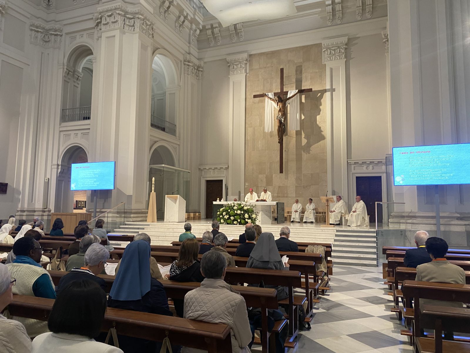 El Nuncio abrió la Asamblea General de Confer