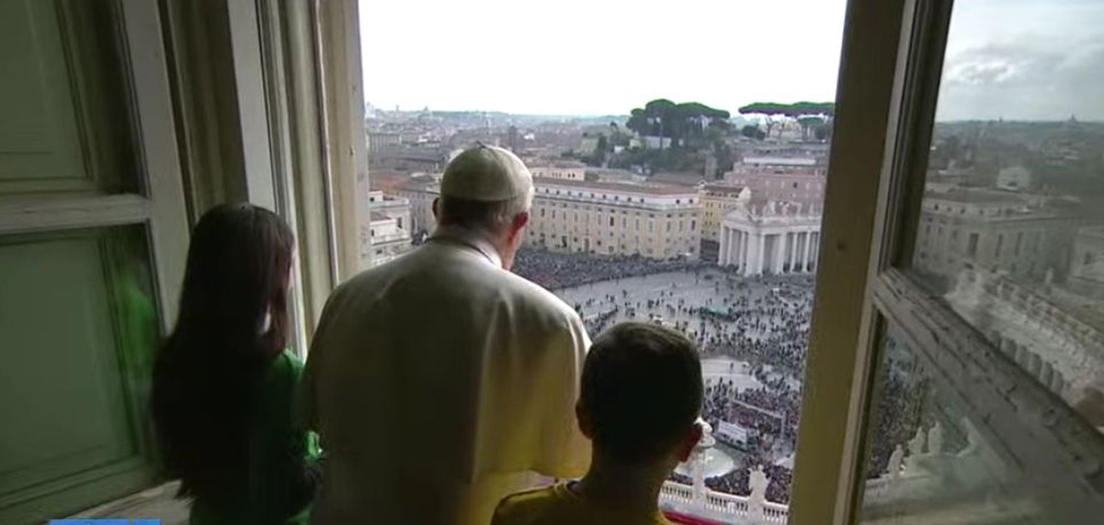 El Papa y los niños, en la ventana