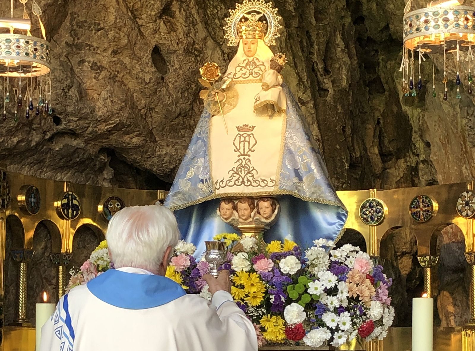 Oración del P. Ángel en Covadonga