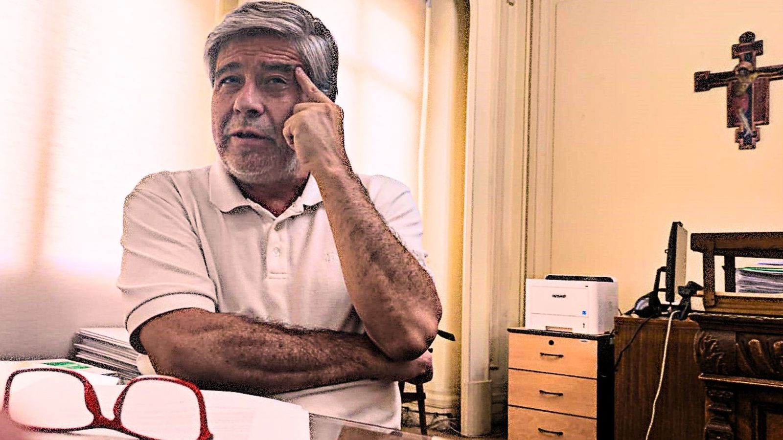 Eduardo Silva, SJ, analiza la iglesia y la sociedad