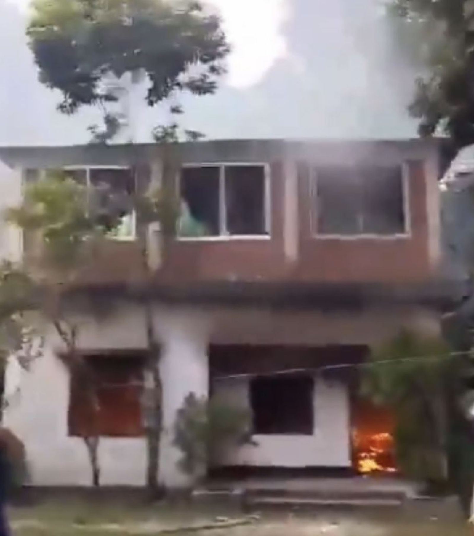 Casa ahmadi incendiada en Bangladesh