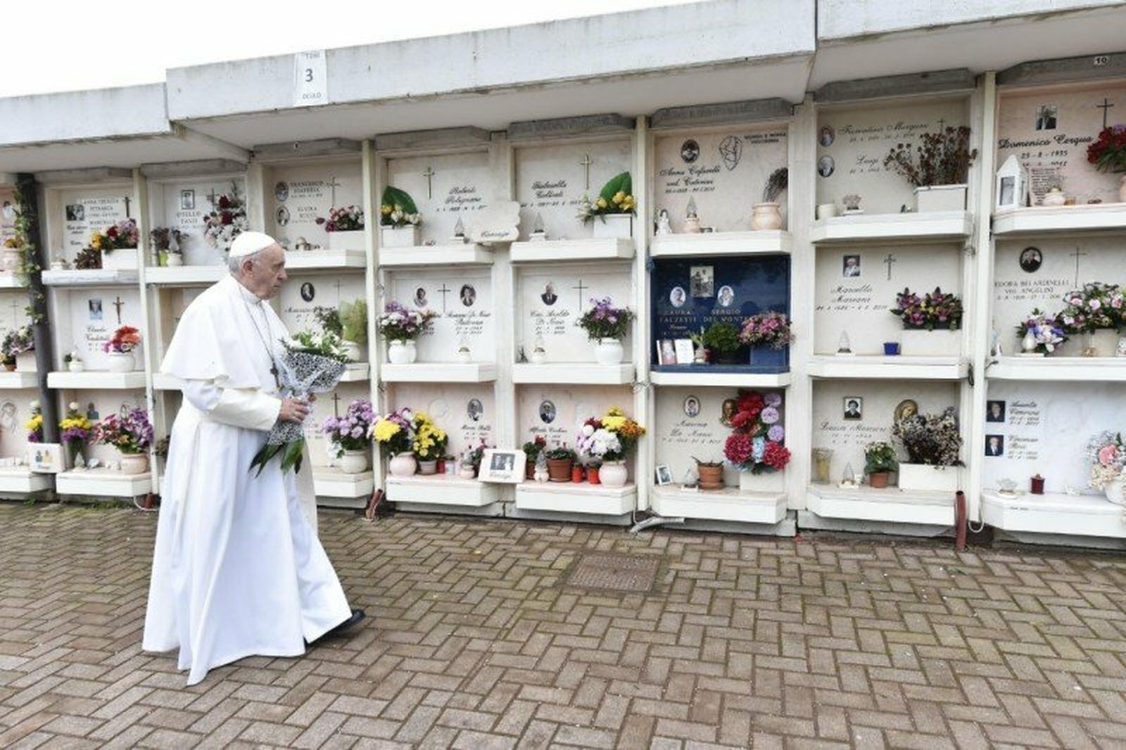 Bergoglio rindió homenaje a los fallecidos