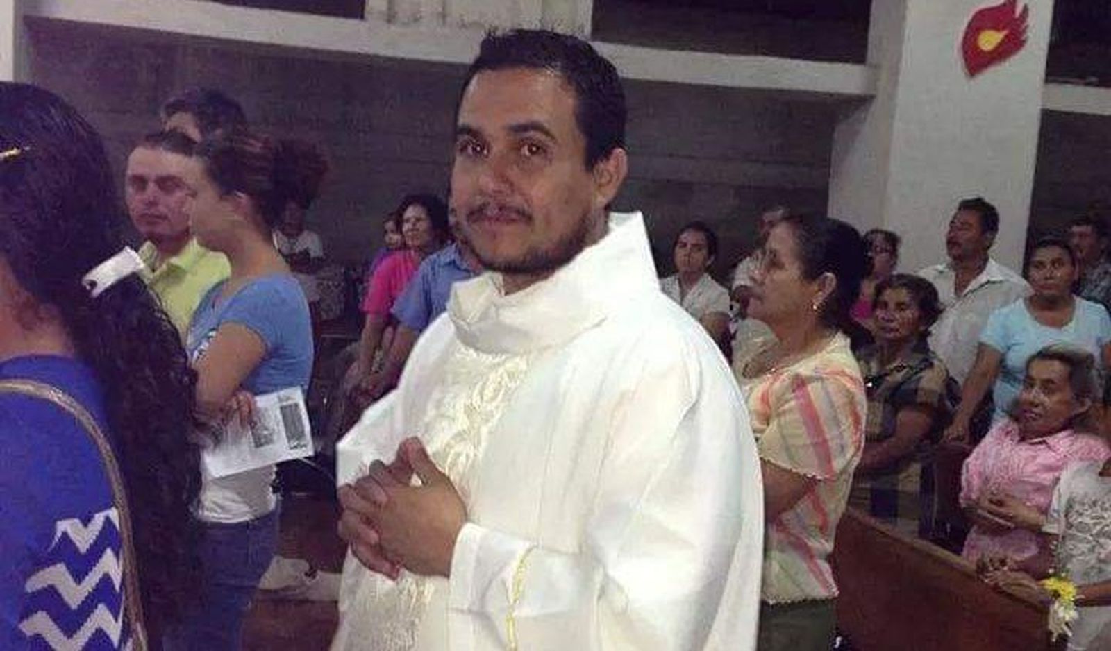 El sacerdote Óscar Benavides