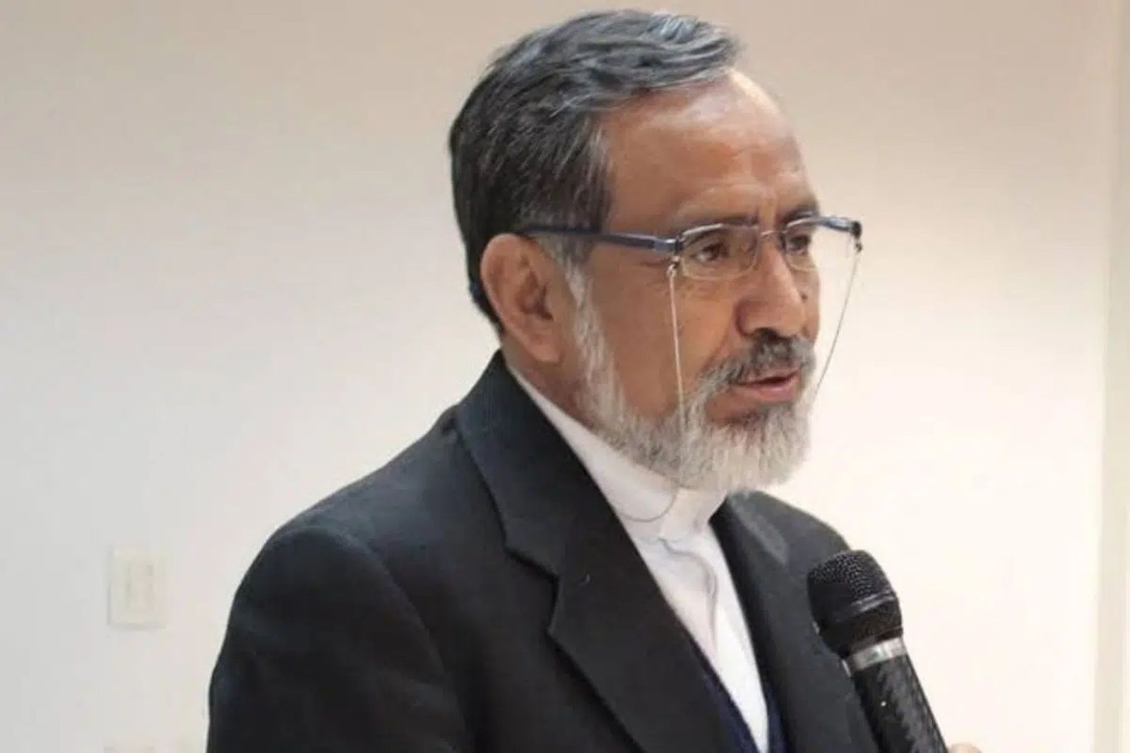 Presunto sicario agrede a sacerdote en Michoacán, lamenta que “no haya gobierno” en México