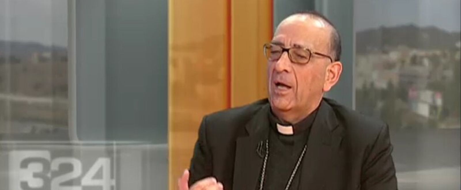 Joan Josep Omella, entrevistado en los informativos de la televisión catalana.