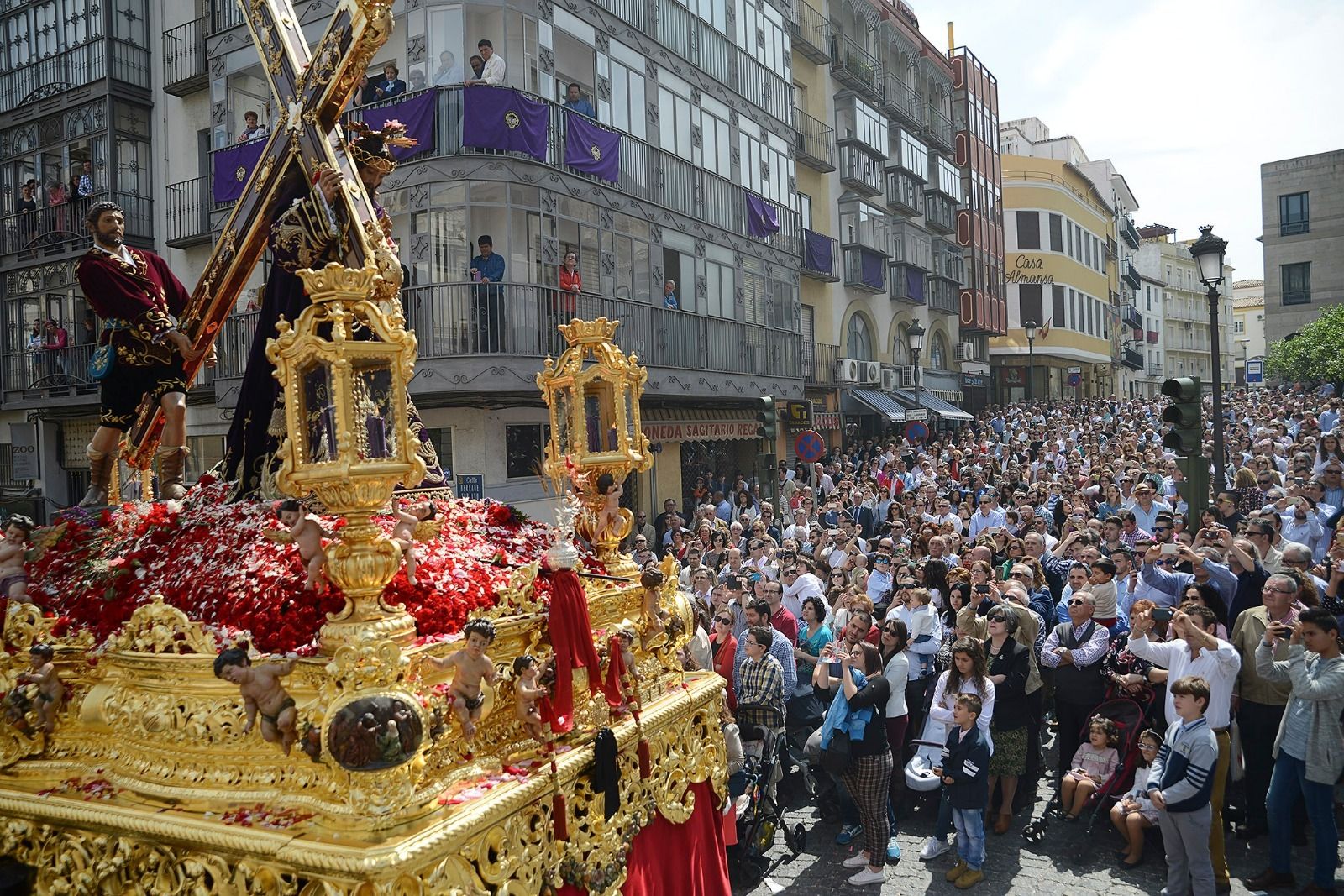 Año y medio después, las procesiones regresan a Jaén