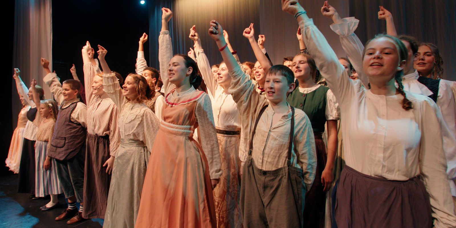 Austria vuelve a llenar sus iglesias, de niños y niñas