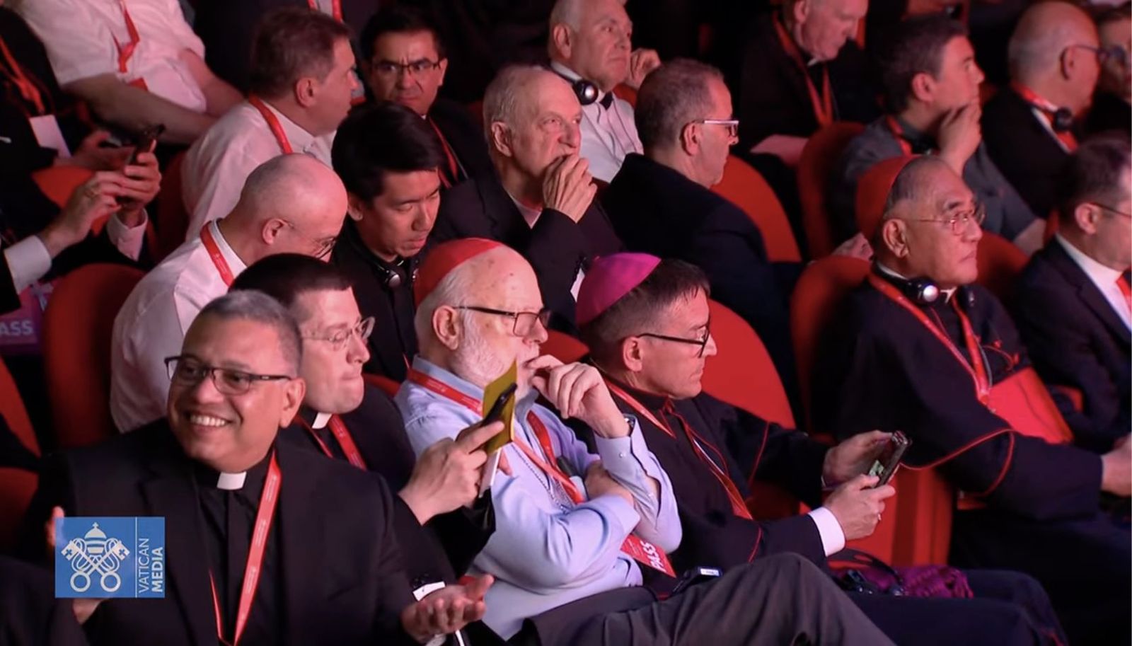 Cardenales, obispos y sacerdotes en el Encuentro Internacional de Sacerdotes Felices