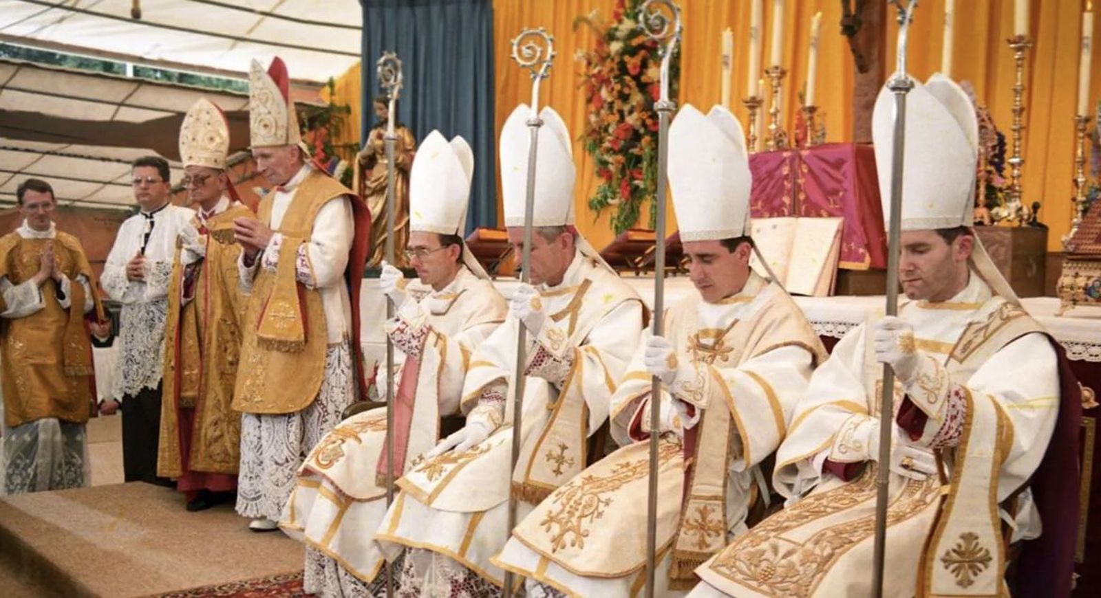 Los lefebvrianos vuelven a la carga