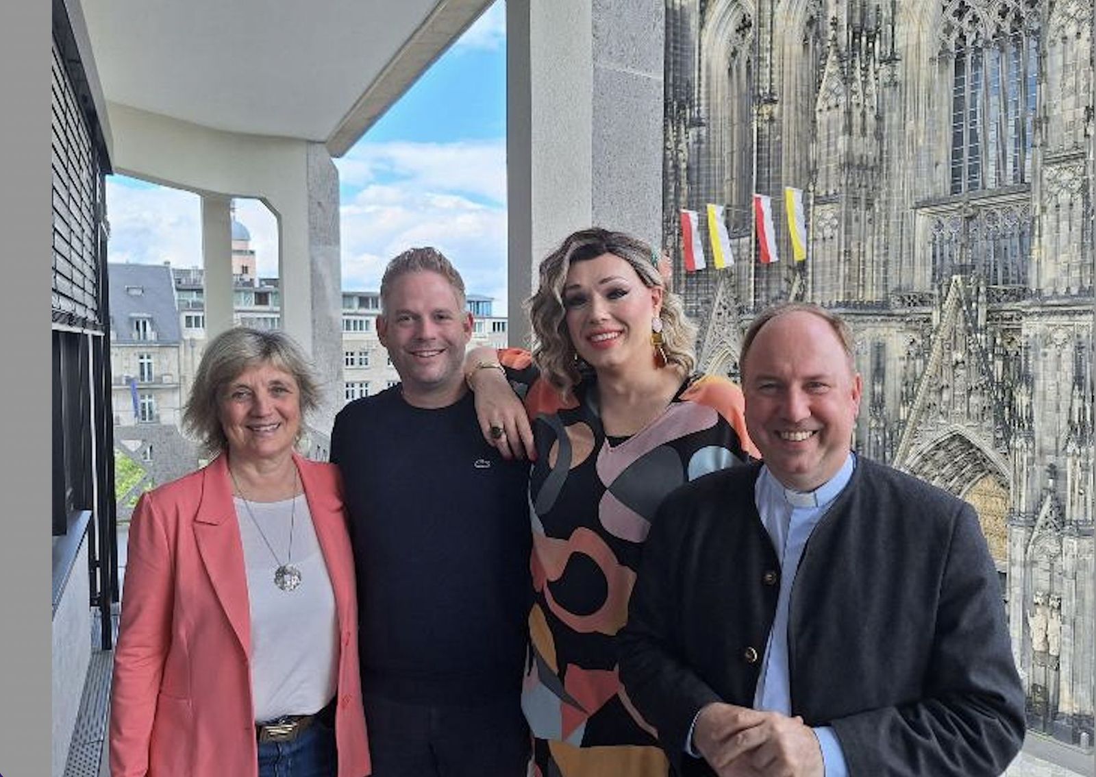 El decano de la ciudad de Colonia, Robert Kleine (a la derecha)