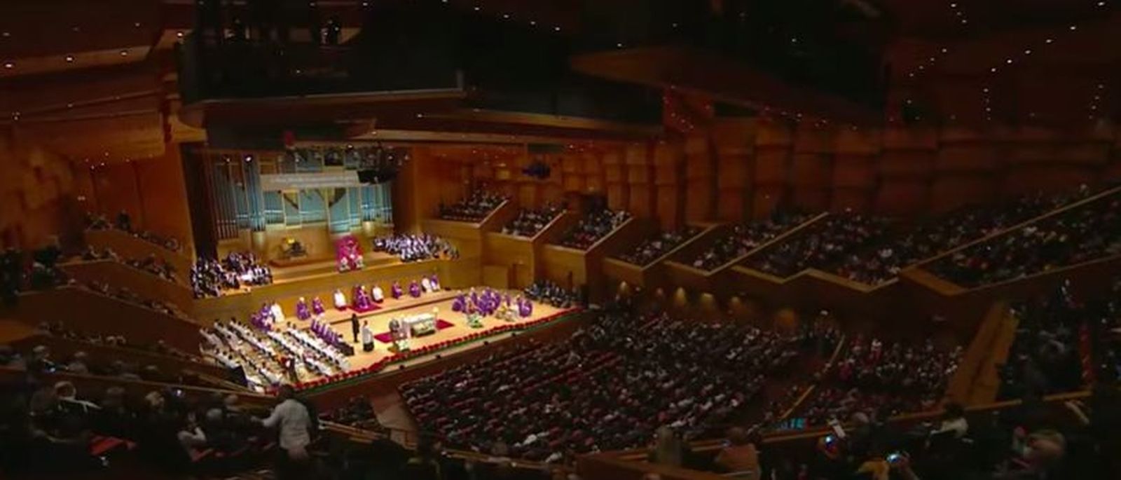 Misa conclusiva en Atenas