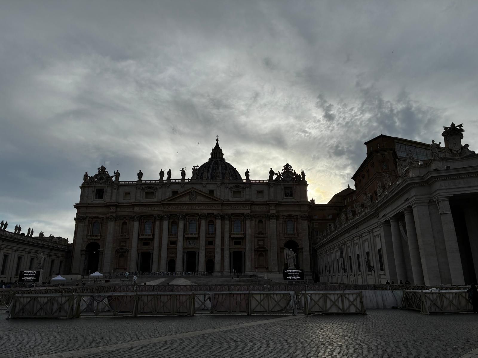 La plaza de San Pedro, vacía