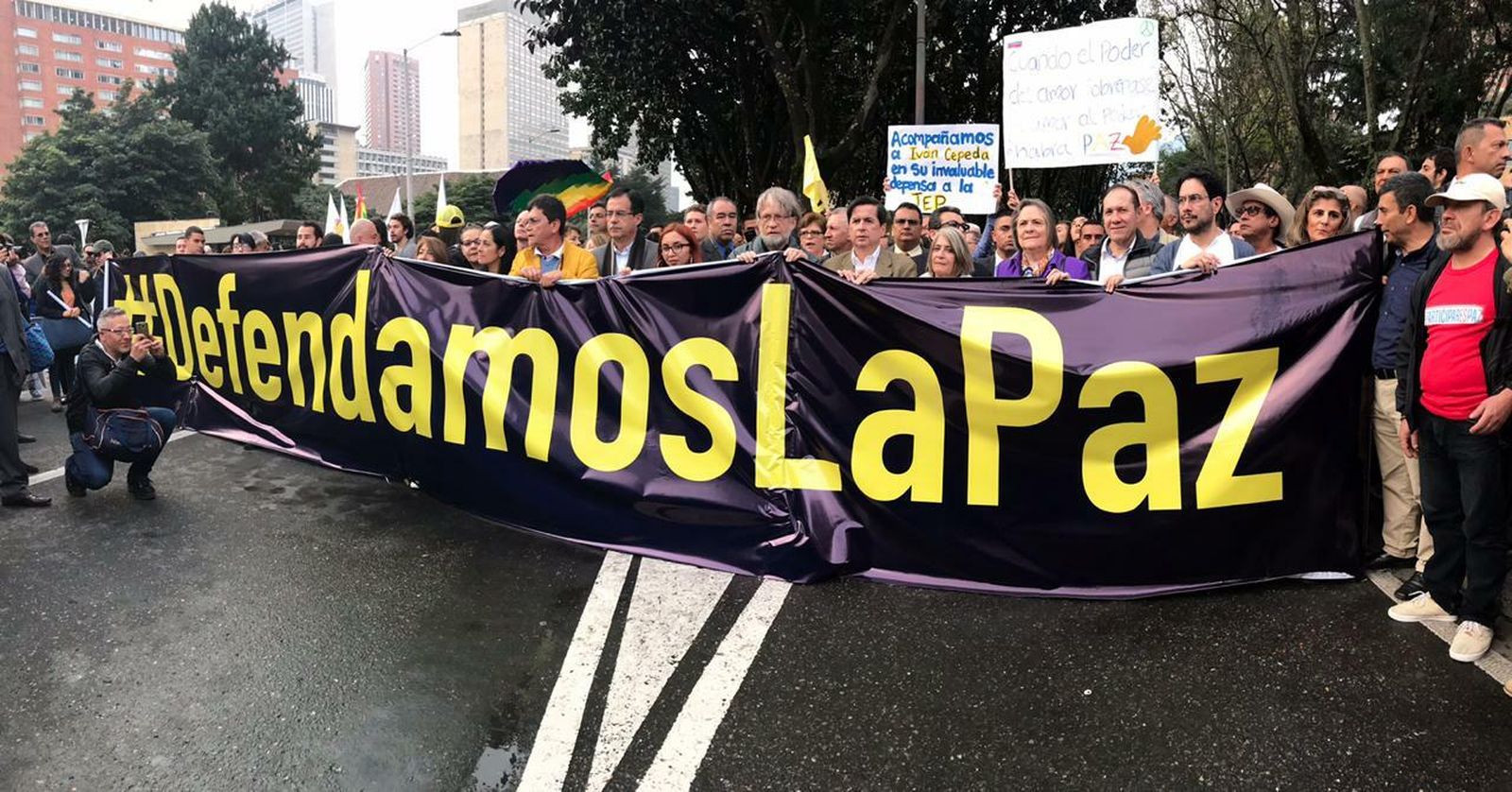 Manifestación de 'Defendamos la Paz' en Colombia