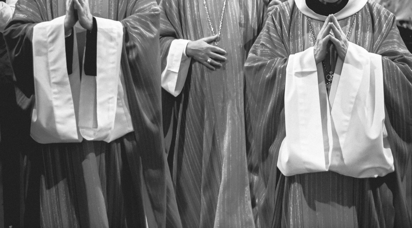 Obispos y sacerdotes