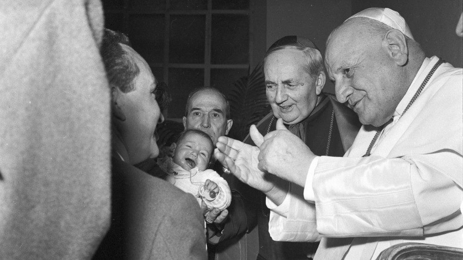 Francisco confiesa su admiración por Juan XXIII