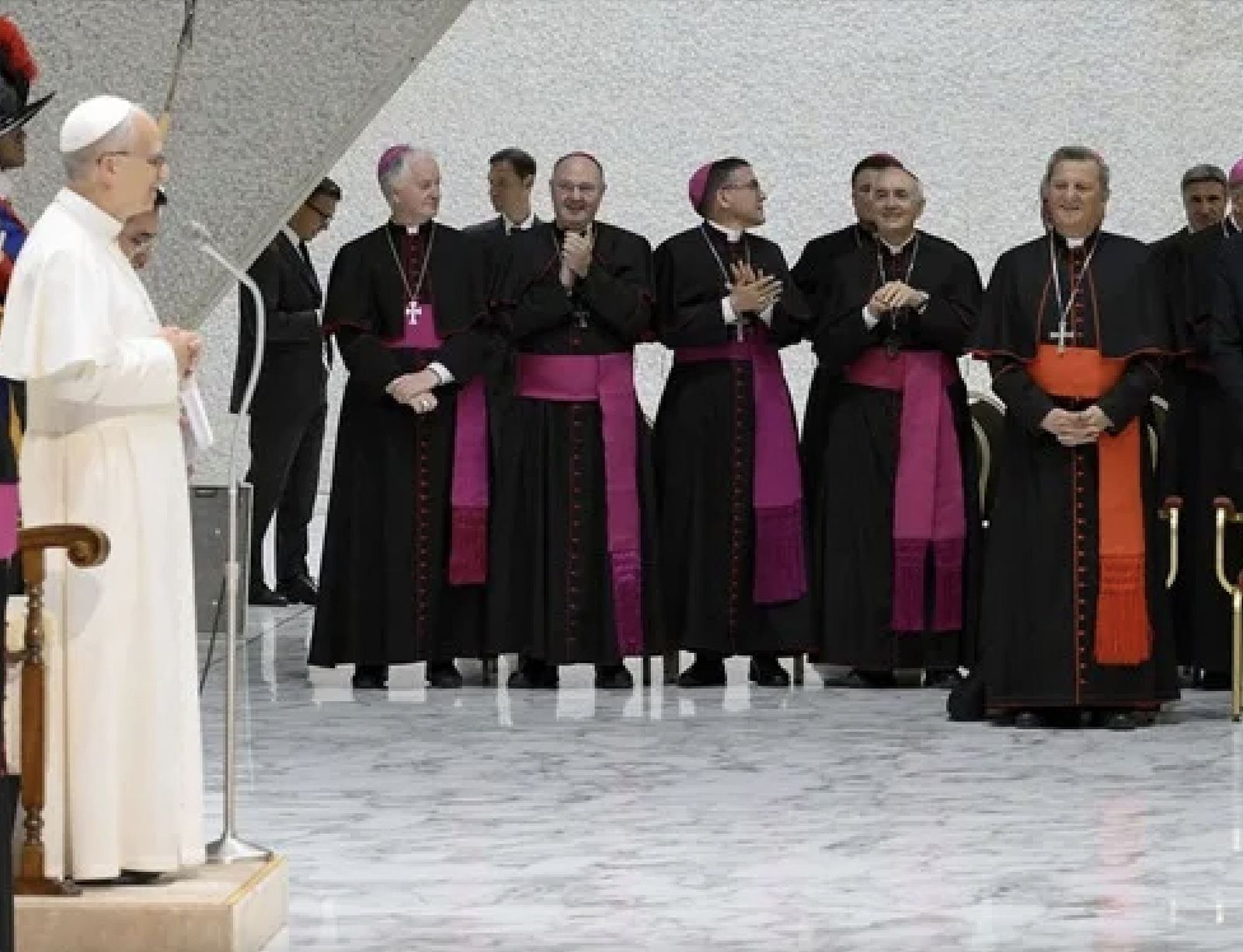 León XIV, en una audiencia a la Curia vaticana