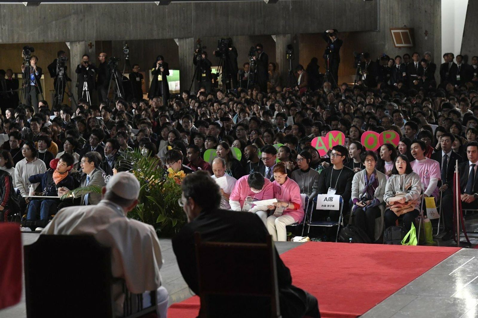 El Papa, con los jóvenes en Tokio