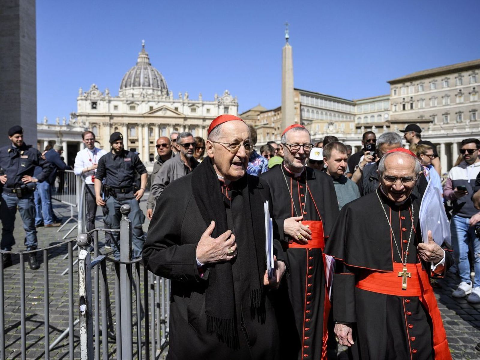 Cardenales asistiendo a las congregaciones generales
